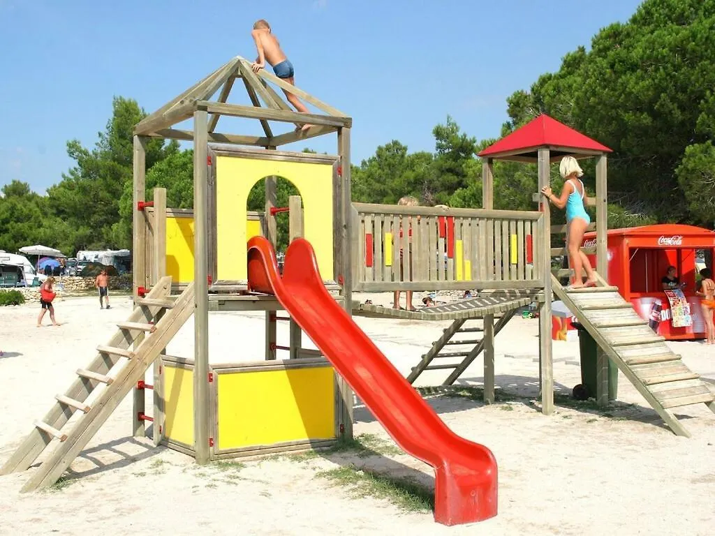 Mobile Homes In Zaton Holiday Resort, With Large Pool Area Zaton (Zadar)