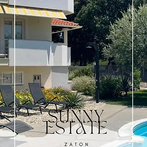 Apartman Sunny, Zaton