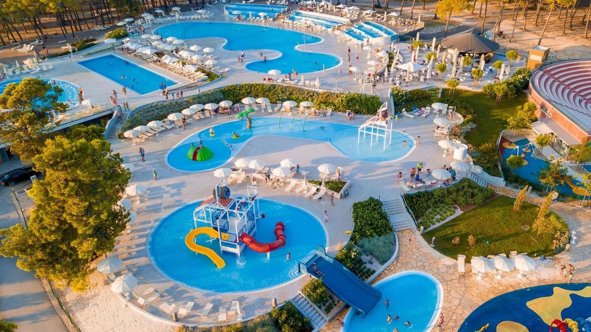 Mobile Homes In Zaton Holiday Resort, With Large Pool Area contacts